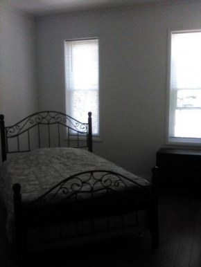 Lovely room available in Queens
